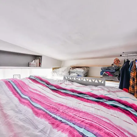 Studio On Mezzanine Floor - Picpusbercy Apartment *